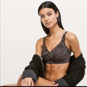 Lululemon Like Nothing Bra in Lacescape Spanish Rose Black 34D